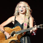 Taylor Swift performing live in 2007